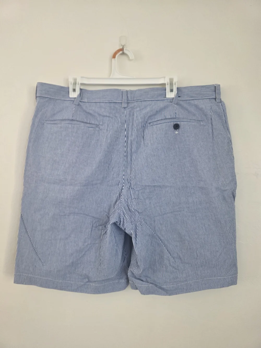 Banana Republic Men's Blue Pinstripe Cotton Shorts / Size 38 / 9